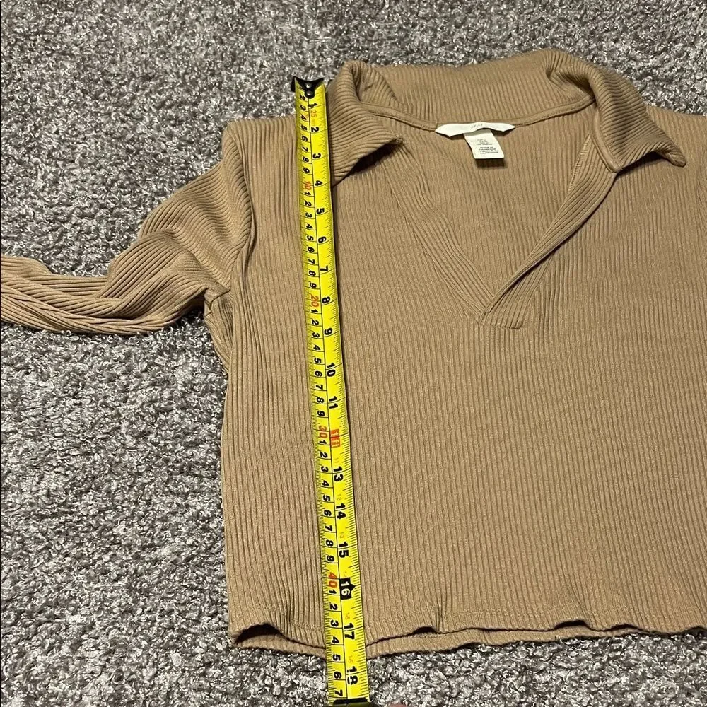 H & M Tan Ribbed Long Sleeve Crop Top